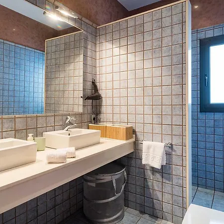 Town House Apartment *